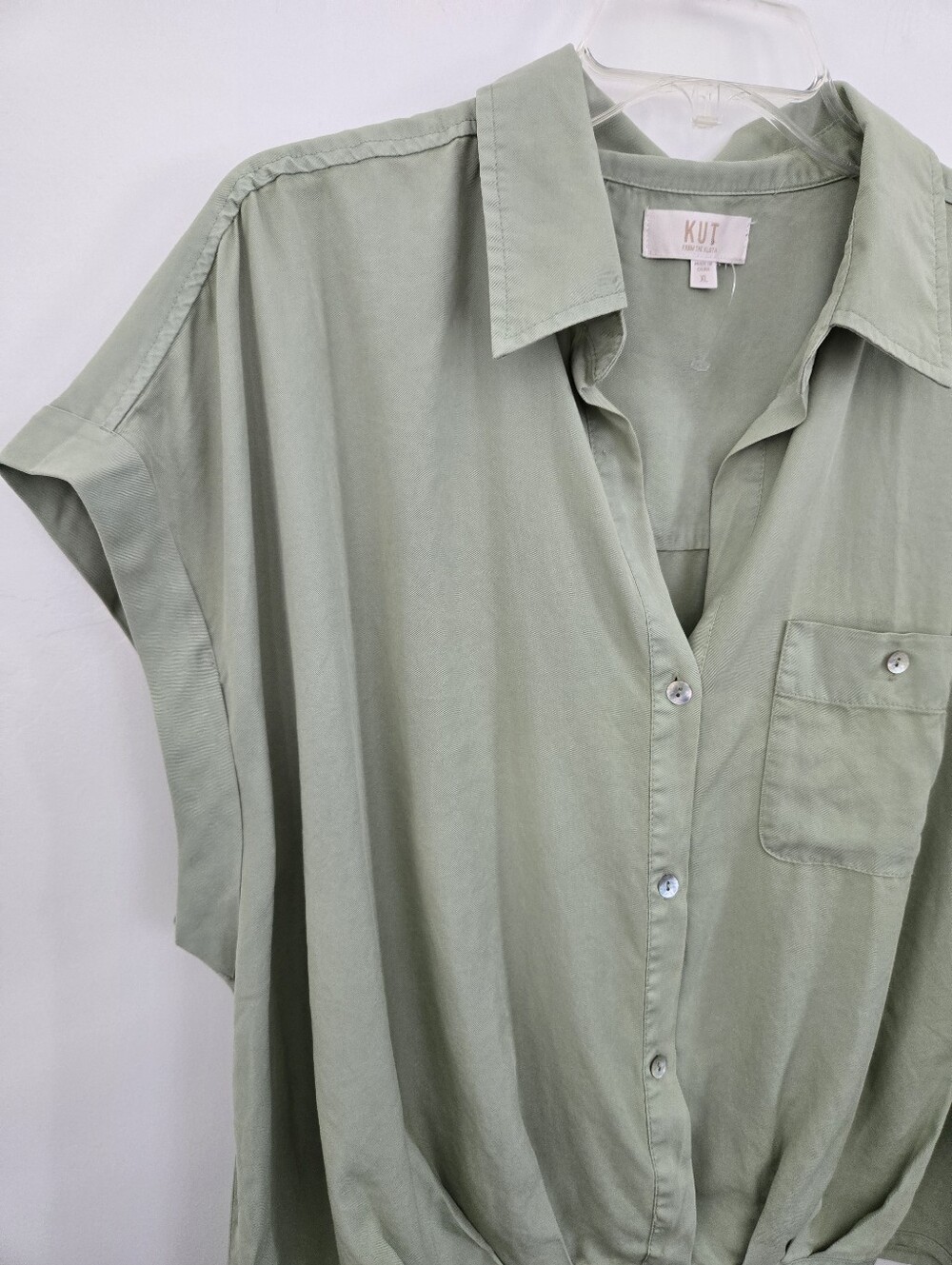 KUT from the Kloth cuffed sleeves sage green short-sleeve button-up top. Size XL - Picture 2 of 8